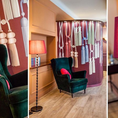 Hotel Bristol อาลัสซิโอ ภายนอก รูปภาพ