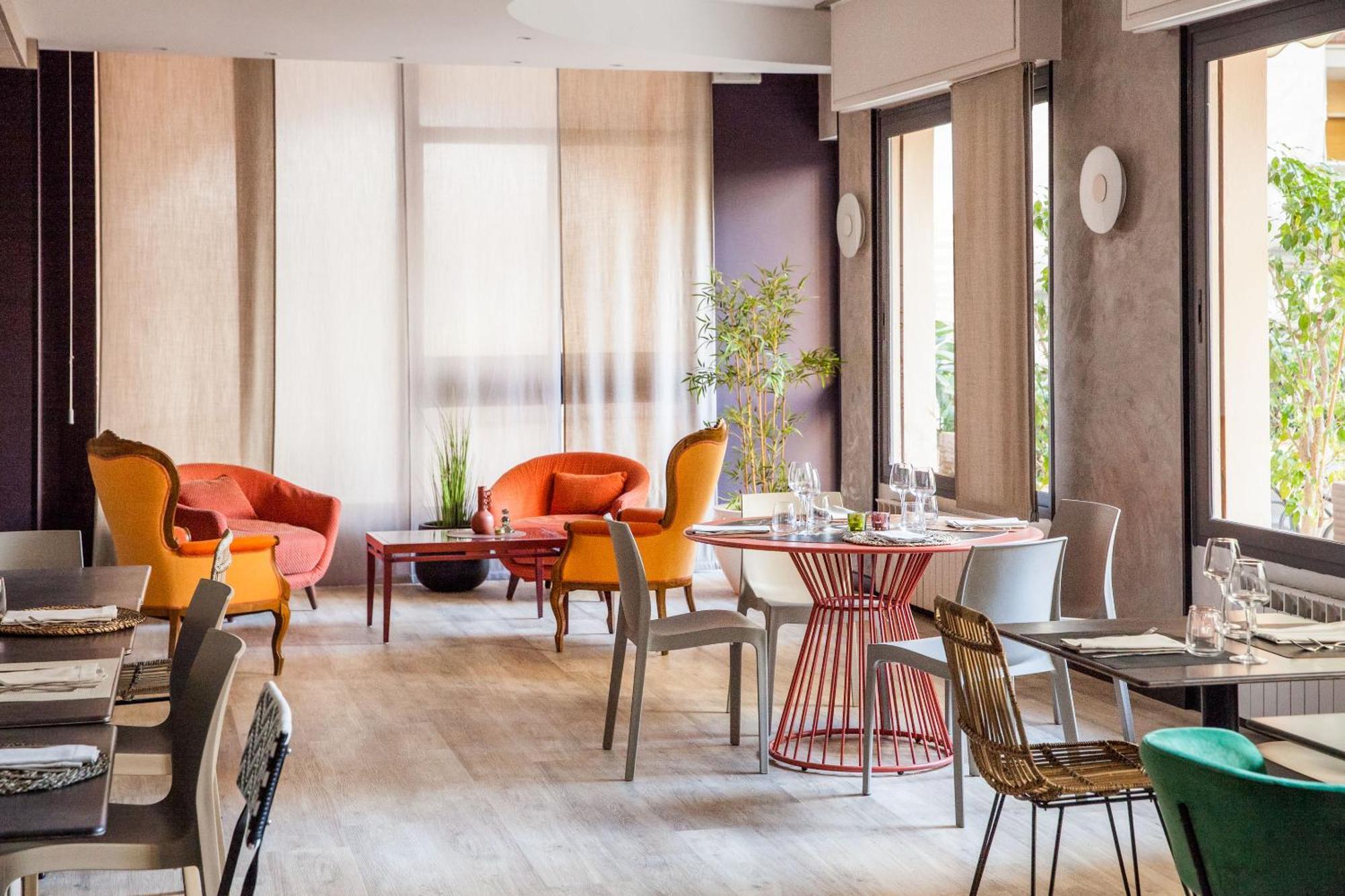 Hotel Bristol อาลัสซิโอ ภายนอก รูปภาพ