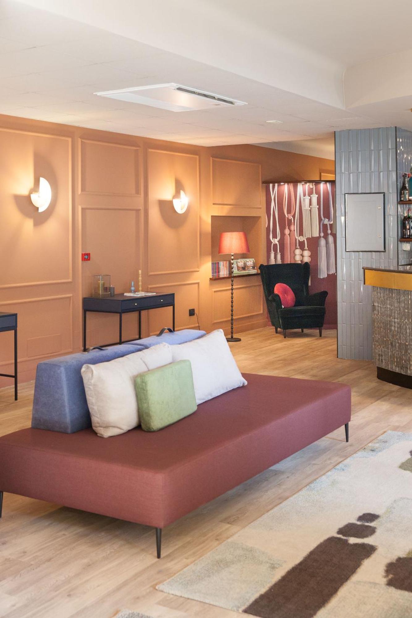 Hotel Bristol อาลัสซิโอ ภายนอก รูปภาพ