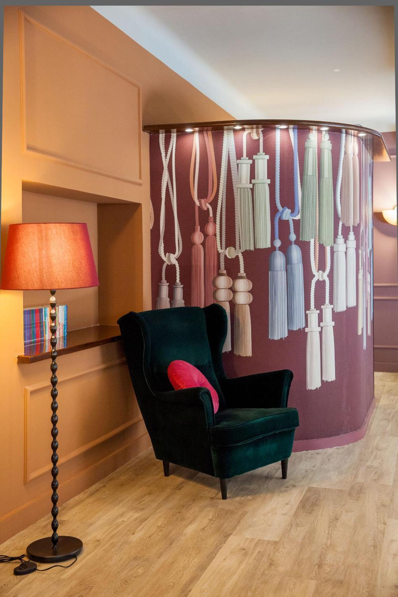 Hotel Bristol อาลัสซิโอ ภายนอก รูปภาพ